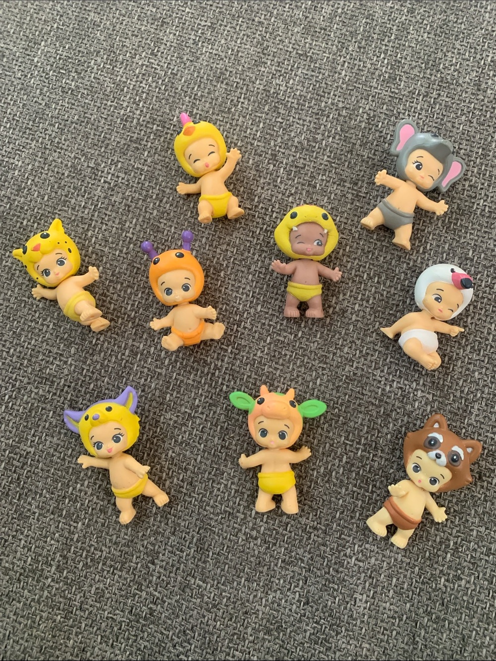 Twozies Mini Dolls Action Figures